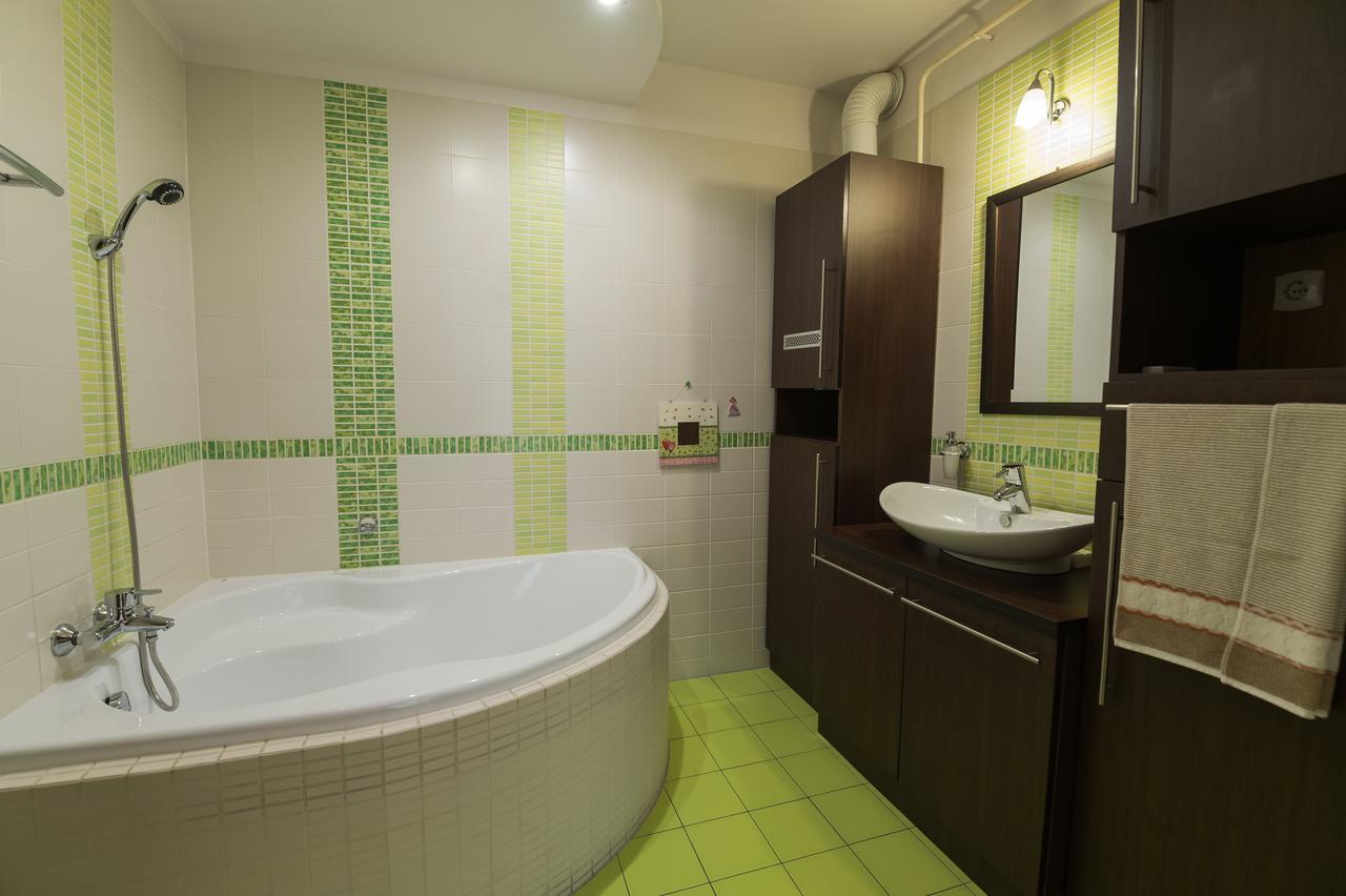 Lujzi Apartman Еґер Екстер'єр фото